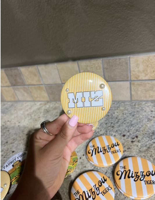 Pearl Miz Button